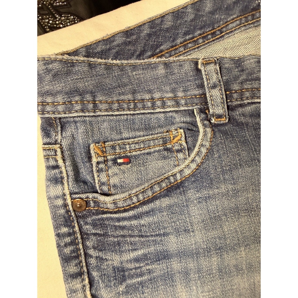 Tommy Hilfiger Vintage Flare capris Womens 6 Blue Denim Medium Wash. low waisted